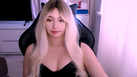 Kate online show from 10-17-25, 03:10