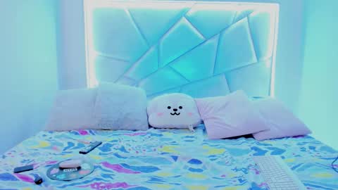 Snapshot of sweeetcruvyx chatting on 11-08-25, 03:07 Nikki model independent online show from 11-08-25, 03:07