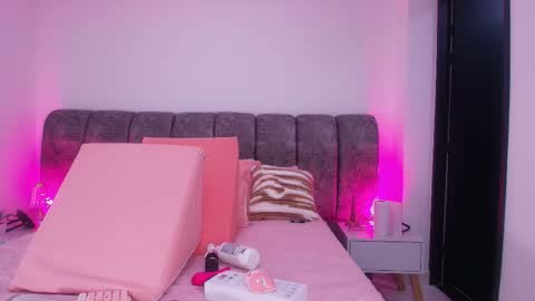 Debora  online show from 11-07-25, 12:05