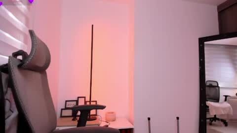 Snapshot of sweer_oshun chatting on 04-22-26, 07:15 Evangeline online show from 04-22-26, 07:15