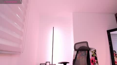 Snapshot of sweer_oshun chatting on 04-30-26, 08:57 Evangeline online show from 04-30-26, 08:57