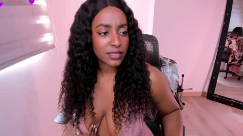 Snapshot of sweer_oshun chatting on 05-08-26, 07:19 Evangeline online show from 05-08-26, 07:19