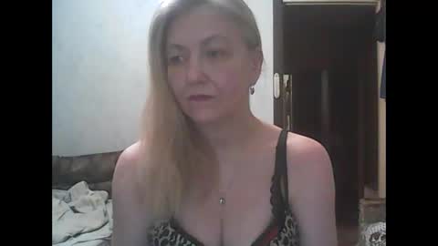 Snapshot of sweet4blonde609 chatting on 03-07-25, 06:35 sweet4blonde609 online show from 03-07-25, 06:35