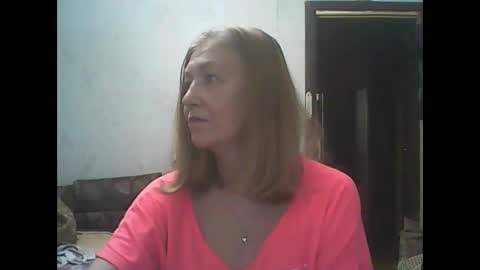 Snapshot of sweet4blonde67 chatting on 06-11-26, 03:21 sweet4blonde67 online show from 06-11-26, 03:21