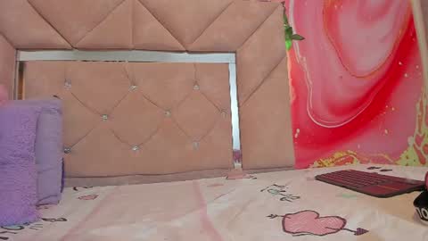 sweet__luna__ online show from 06-12-26, 11:09