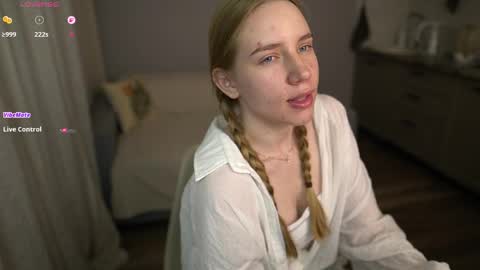 Snapshot of sweet__michelle chatting on 05-25-26, 06:03 Michelle online show from 05-25-26, 06:03