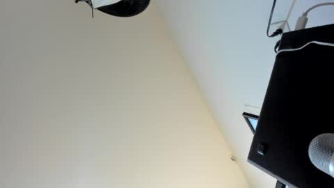 Snapshot of sweet__vanessa1 chatting on 05-10-26, 11:32 Vanessa online show from 05-10-26, 11:32
