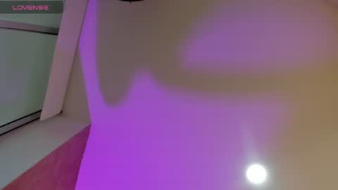 Snapshot of sweet__vanessa1 chatting on 07-10-26, 11:18 Vanessa online show from 07-10-26, 11:18