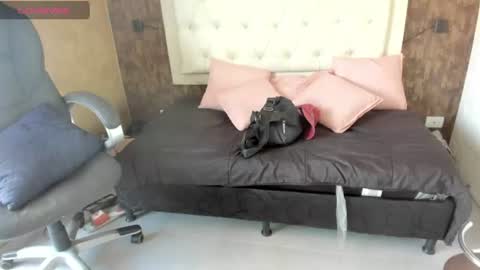 Snapshot of sweet__vanessa1 chatting on 07-17-26, 07:19 Vanessa online show from 07-17-26, 07:19