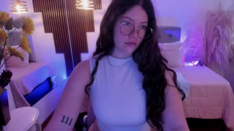 Snapshot of sweet_alicee__ chatting on 05-11-26, 07:22 Alice online show from 05-11-26, 07:22
