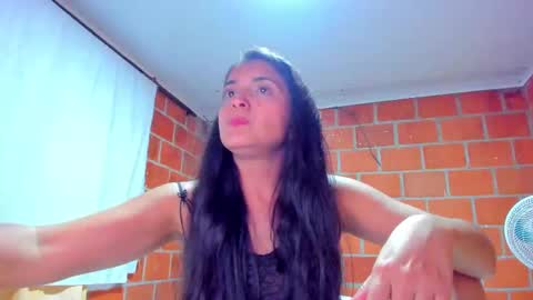 Snapshot of sweet_and_hot_alaia chatting on 09-28-25, 05:02 sweet and hot alaia online show from 09-28-25, 05:02