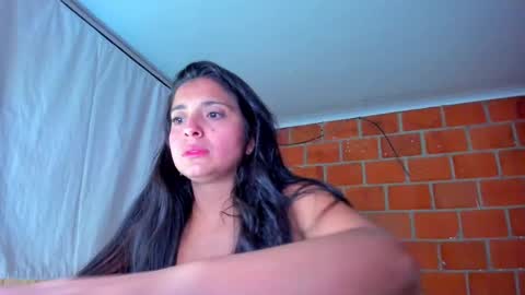 Snapshot of sweet_and_hot_alaia chatting on 10-09-25, 05:49 sweet and hot alaia online show from 10-09-25, 05:49