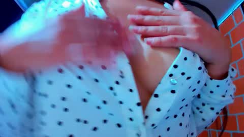 Snapshot of sweet_and_hot_alaia chatting on 11-27-25, 11:56 sweet and hot alaia online show from 11-27-25, 11:56