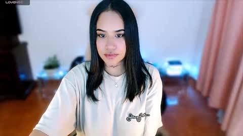 Snapshot of sweet_angel2001 chatting on 11-14-25, 10:07 Stephanie online show from 11-14-25, 10:07