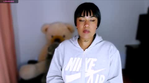 Snapshot of sweet_angel2001 chatting on 11-28-25, 09:34 Stephanie online show from 11-28-25, 09:34