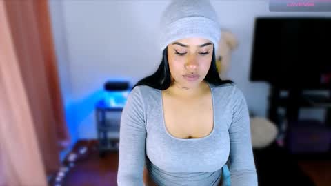 Snapshot of sweet_angel2001 chatting on 12-02-25, 05:02 Stephanie online show from 12-02-25, 05:02