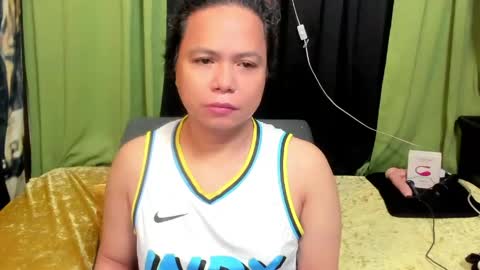 Snapshot of sweet_asiants_4u chatting on 05-19-26, 01:00 izza izzasweet online show from 05-19-26, 01:00