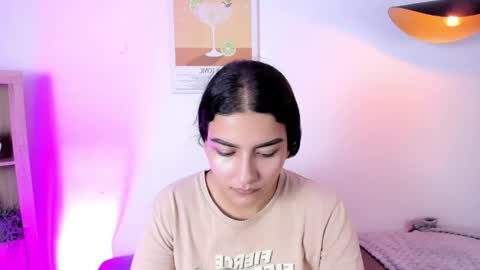 Aura  online show from 05-18-26, 08:14