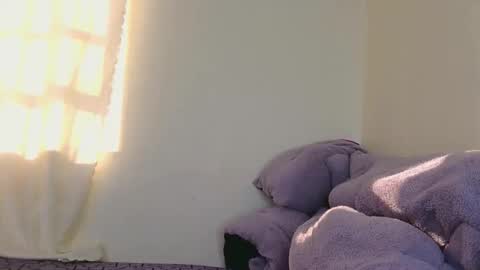 Snapshot of sweet_babees chatting on 05-18-26, 01:28 sweetheart online show from 05-18-26, 01:28