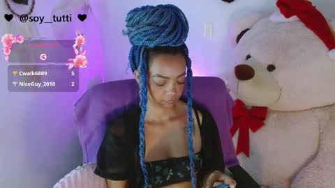 Snapshot of sweet_bluee chatting on 12-22-24, 12:49 Tutti  online show from 12-22-24, 12:49