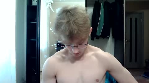 Snapshot of sweet_boy06 chatting on 06-24-26, 09:52 Sweet boy06 online show from 06-24-26, 09:52