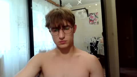 Snapshot of sweet_boy06 chatting on 07-10-26, 09:56 Sweet boy06 online show from 07-10-26, 09:56