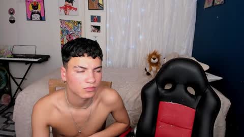 Snapshot of sweet_boys_xx chatting on 02-21-25, 10:39 CristianBrayan PVT OPEN online show from 02-21-25, 10:39