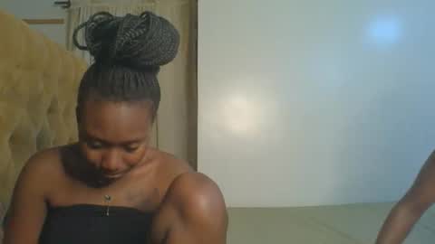 Camila online show from 11-10-25, 06:40