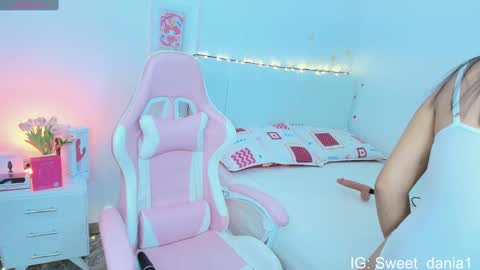 Snapshot of sweet_dania_ chatting on 09-09-25, 07:41 sweet_dania_ online show from 09-09-25, 07:41