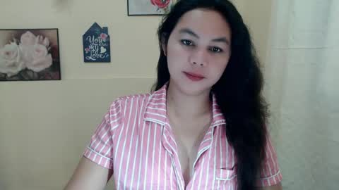 Snapshot of sweet_danicaa chatting on 05-11-26, 11:02 danice online show from 05-11-26, 11:02