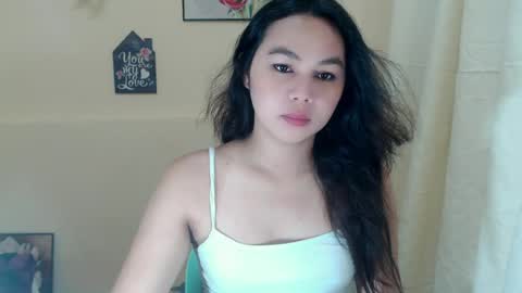 Snapshot of sweet_danicaa chatting on 05-14-26, 05:31 danice online show from 05-14-26, 05:31