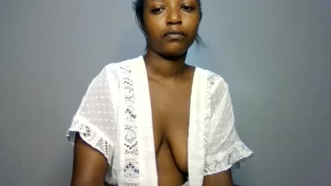 sweet_ebony001 online show from 03-24-26, 03:00