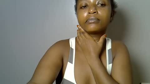 sweet_ebony001 online show from 03-26-26, 12:17