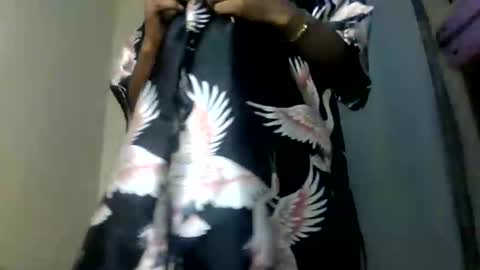 sweet_ebony001 online show from 04-26-26, 06:49