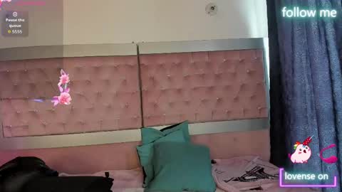  emmili  online show from 05-19-26, 12:22