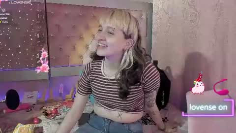 Snapshot of sweet_emmili chatting on 07-17-26, 12:34 emmili online show from 07-17-26, 12:34