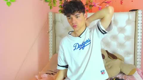 Snapshot of sweet_felixx chatting on 06-15-26, 05:53 Felipe independent model online show from 06-15-26, 05:53