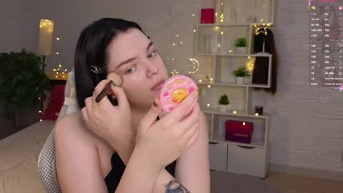 Snapshot of sweet_ferret chatting on 05-28-26, 02:42 Amely online show from 05-28-26, 02:42