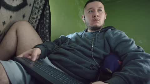 Snapshot of sweet_guy36 chatting on 10-04-25, 03:32 sweet_guy36 online show from 10-04-25, 03:32