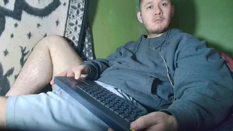Snapshot of sweet_guy36 chatting on 10-11-25, 03:17 sweet_guy36 online show from 10-11-25, 03:17
