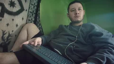 Snapshot of sweet_guy36 chatting on 10-19-25, 02:18 sweet_guy36 online show from 10-19-25, 02:18
