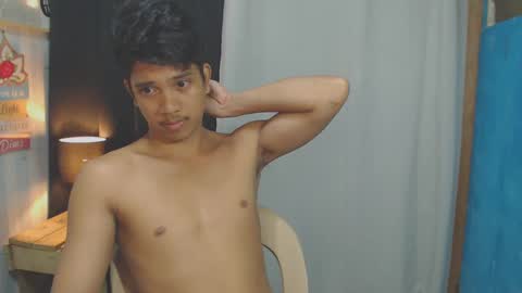 Snapshot of sweet_guyxx chatting on 01-09-25, 03:23 sweet_guyxx online show from 01-09-25, 03:23