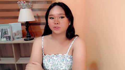 Snapshot of sweet_hoelly chatting on 12-17-25, 06:25 Slutty Shannel online show from 12-17-25, 06:25