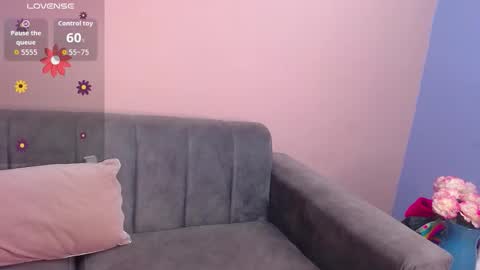 Snapshot of sweet_honey_wet chatting on 12-16-25, 12:21 Nella online show from 12-16-25, 12:21