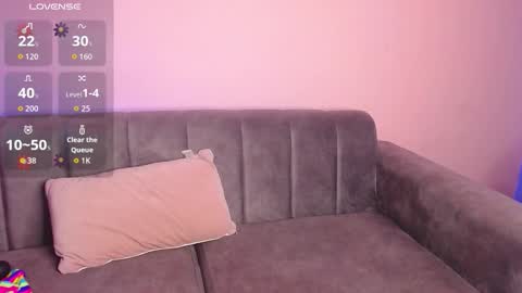 Snapshot of sweet_honey_wet chatting on 12-17-25, 12:22 Nella online show from 12-17-25, 12:22