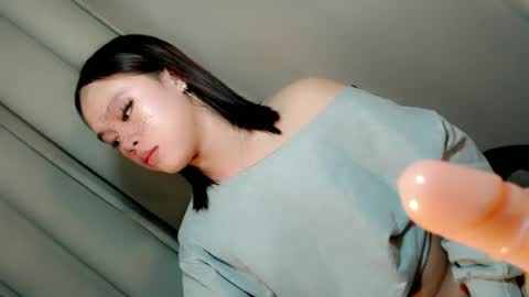 Snapshot of sweet_honeylove chatting on 06-17-26, 12:40 Anisha online show from 06-17-26, 12:40
