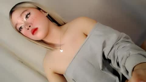 Snapshot of sweet_honeylove chatting on 07-06-26, 04:53 Anisha online show from 07-06-26, 04:53