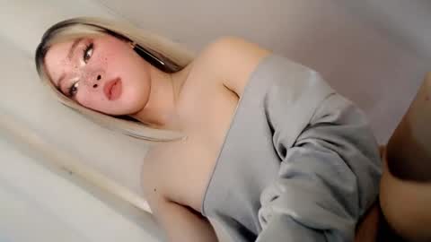 Snapshot of sweet_honeylove chatting on 07-13-26, 04:59 Anisha online show from 07-13-26, 04:59