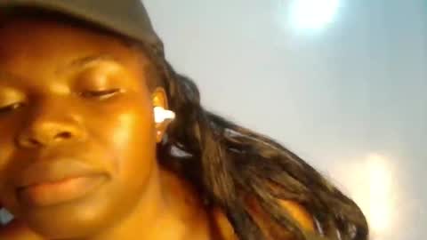 Snapshot of sweet_jamiie chatting on 09-28-25, 06:52 jay online show from 09-28-25, 06:52