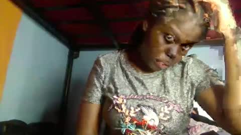 Snapshot of sweet_jamiie chatting on 11-06-25, 07:04 jay online show from 11-06-25, 07:04